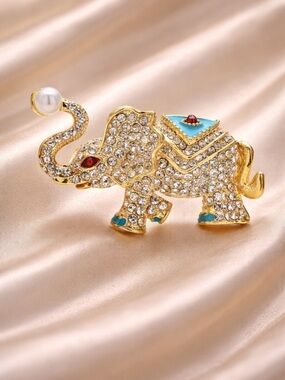 Lucky Elephant Crystal Pearl Brooch